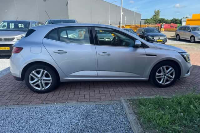 Renault Mégane (2019) thumbnail 4