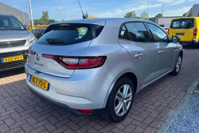 Renault Mégane (2019) thumbnail 5