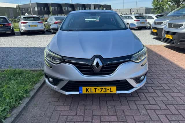 Renault Mégane (2017) thumbnail 2