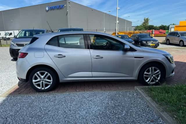 Renault Mégane (2017) thumbnail 5