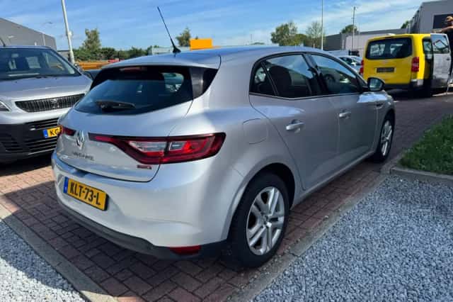 Renault Mégane (2017) thumbnail 6