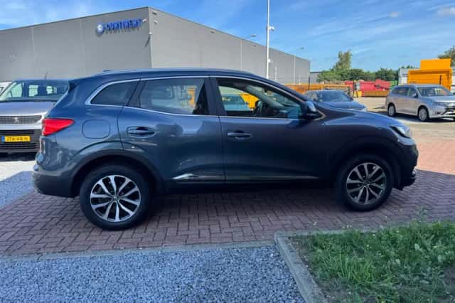 Renault Kadjar (2021) thumbnail 4