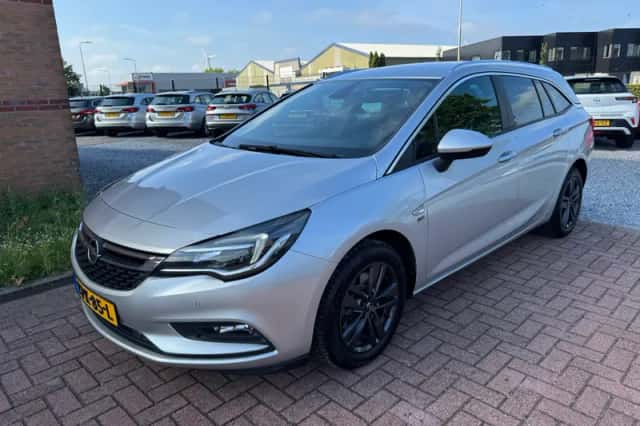 Opel Astra (2019) thumbnail 1