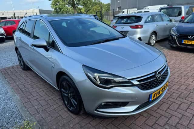 Opel Astra (2019) thumbnail 3