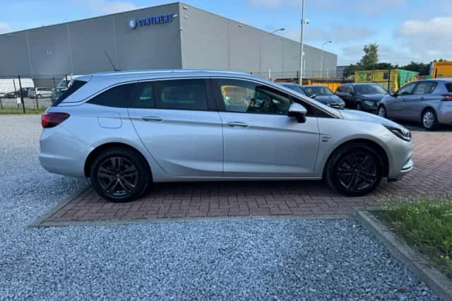 Opel Astra (2019) thumbnail 4