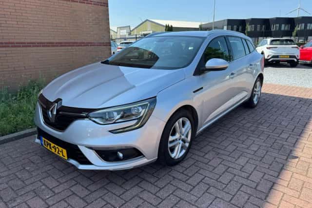 Renault Mégane (2017) thumbnail 1