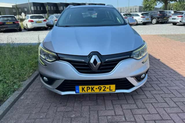 Renault Mégane (2017) thumbnail 2
