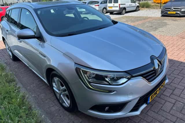 Renault Mégane (2017) thumbnail 3