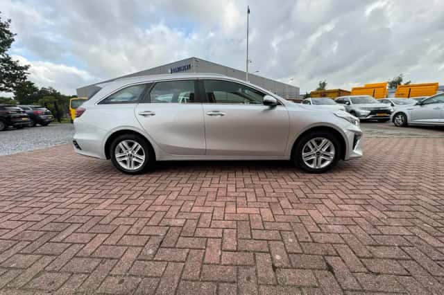 Kia Ceed (2019) thumbnail 4