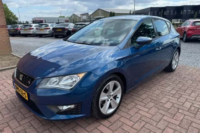 SEAT Leon (2015) thumbnail 1