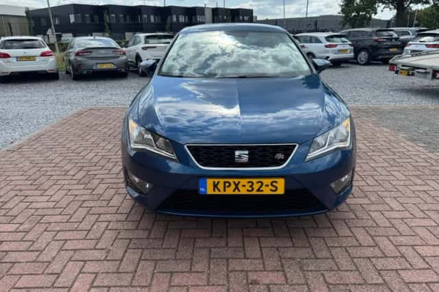 SEAT Leon (2015) thumbnail 2