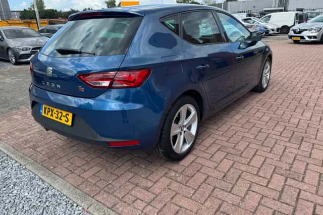 SEAT Leon (2015) thumbnail 5