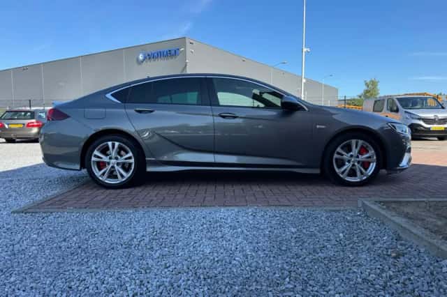 Opel Insignia (2019) thumbnail 4