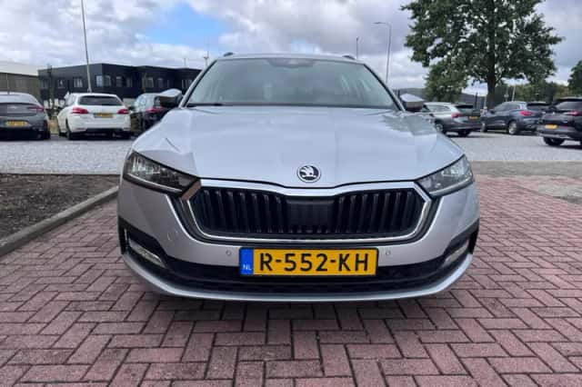 Škoda Octavia (2022) thumbnail 2