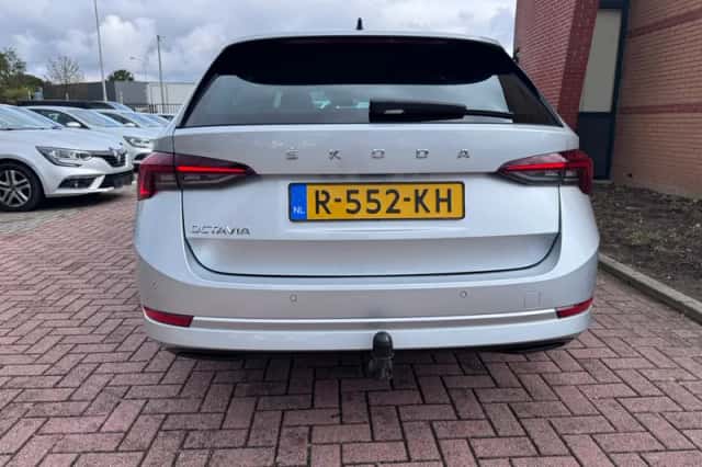 Škoda Octavia (2022) thumbnail 6