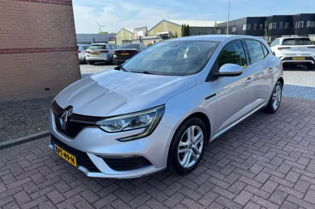 Renault Mégane (2019) thumbnail 1