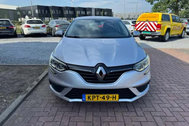 Renault Mégane (2019) thumbnail 2