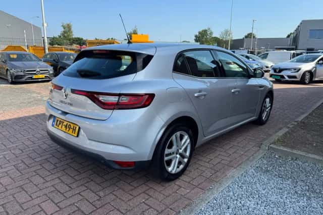 Renault Mégane (2019) thumbnail 5