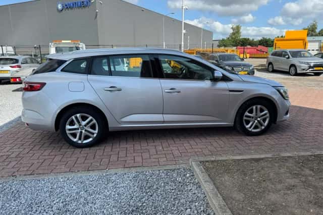 Renault Mégane (2016) thumbnail 4