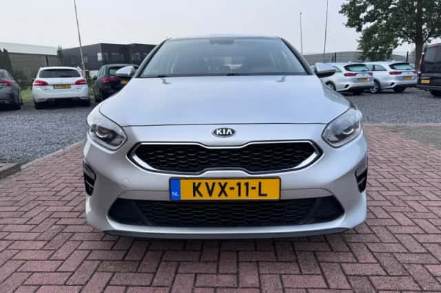 Kia Ceed (2019) thumbnail 2