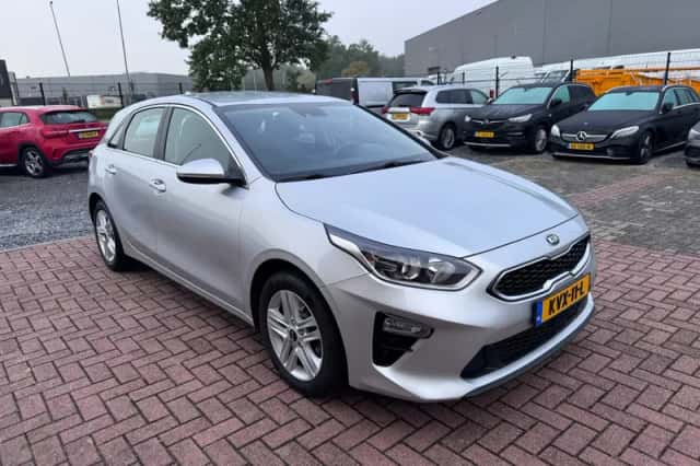 Kia Ceed (2019) thumbnail 3