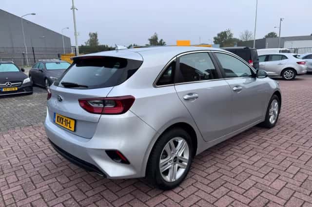 Kia Ceed (2019) thumbnail 5