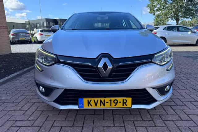 Renault Mégane (2019) thumbnail 2