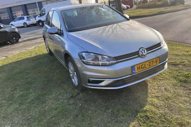Volkswagen Golf (2017) thumbnail 3