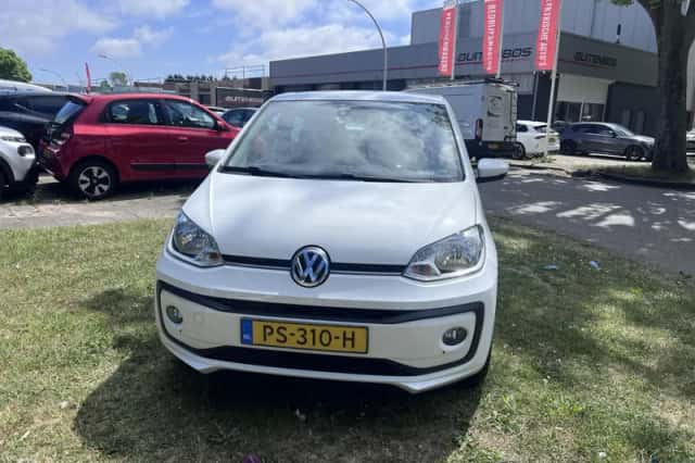Volkswagen Up! (2017) thumbnail 2