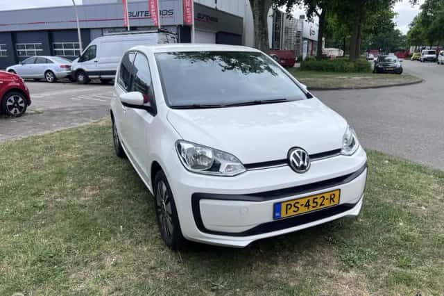 Volkswagen Up! (2017) thumbnail 3