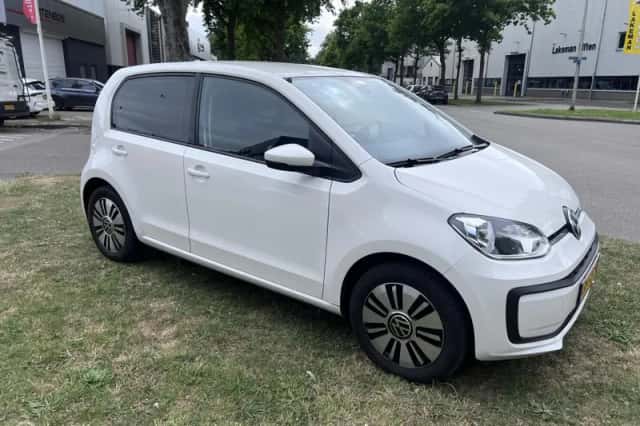 Volkswagen Up! (2017) thumbnail 4