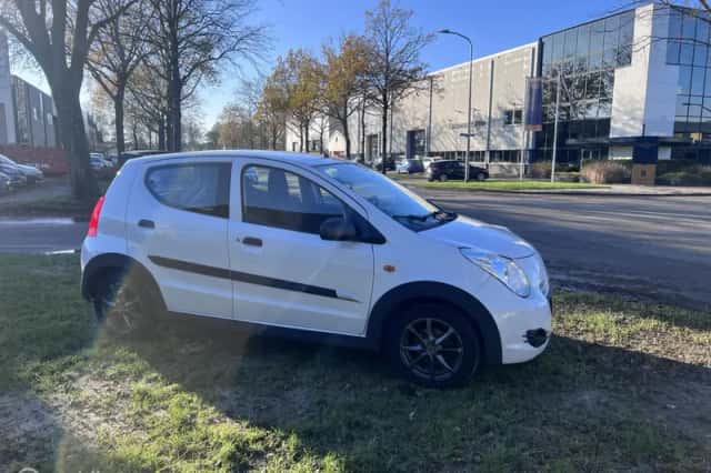 Suzuki Alto (2014) thumbnail 5