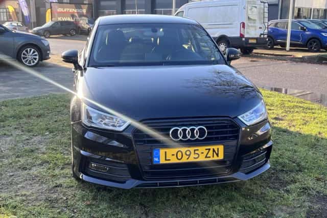 Audi A1 (2016) thumbnail 2