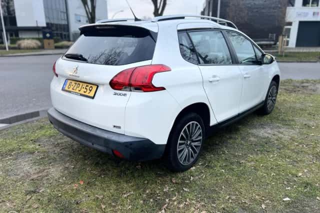 Peugeot 2008 (2015) thumbnail 5