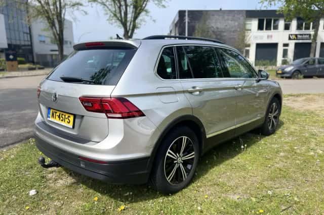 Volkswagen Tiguan (2017) thumbnail 5