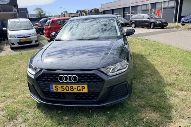 Audi A1 (2019) thumbnail 2