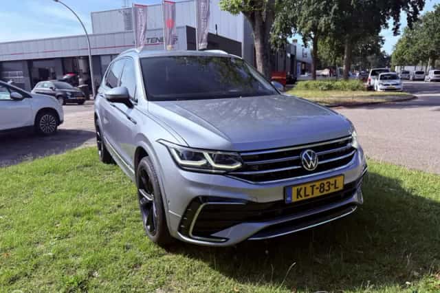 Volkswagen Tiguan (2022) thumbnail 3