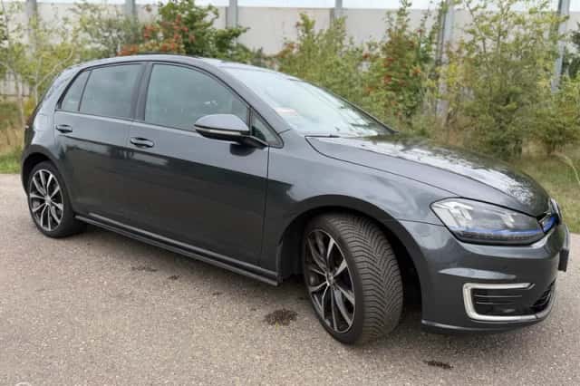 Volkswagen Golf (2015) thumbnail 4