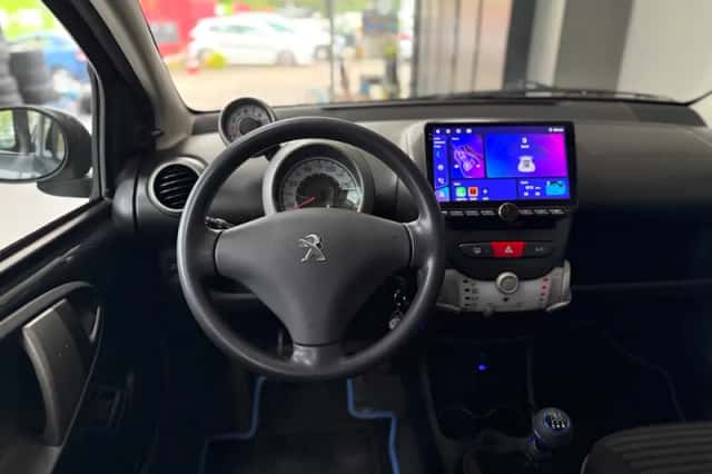 Peugeot 107 (2012) thumbnail 2