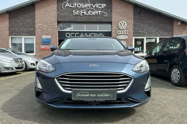 Ford Focus (2020) thumbnail 2