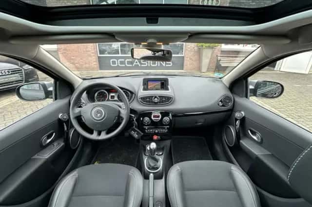 Renault Clio (2013) thumbnail 4