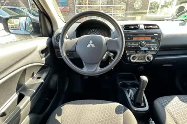 Mitsubishi Space Star (2014) thumbnail 4