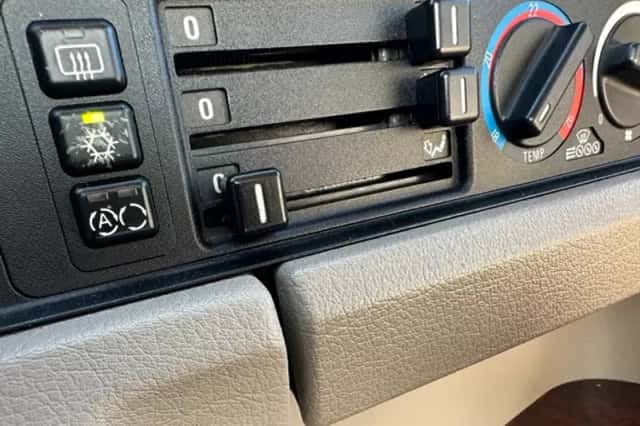 BMW 5-Serie (1995) thumbnail 5