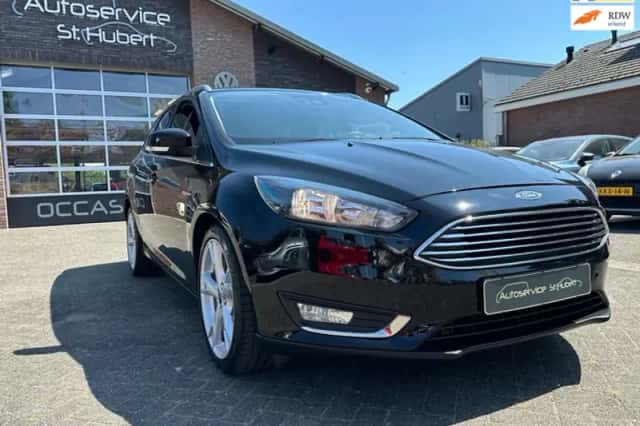 Ford Focus (2018) thumbnail 1