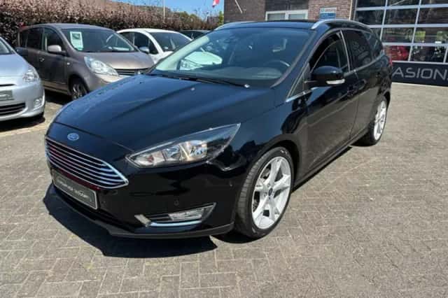 Ford Focus (2018) thumbnail 3