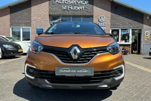 Renault Captur (2020) thumbnail 2