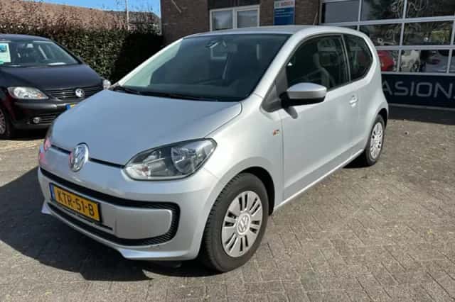 Volkswagen Up! (2016) thumbnail 3