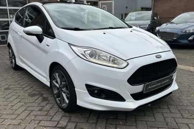 Ford Fiesta (2016) thumbnail 2