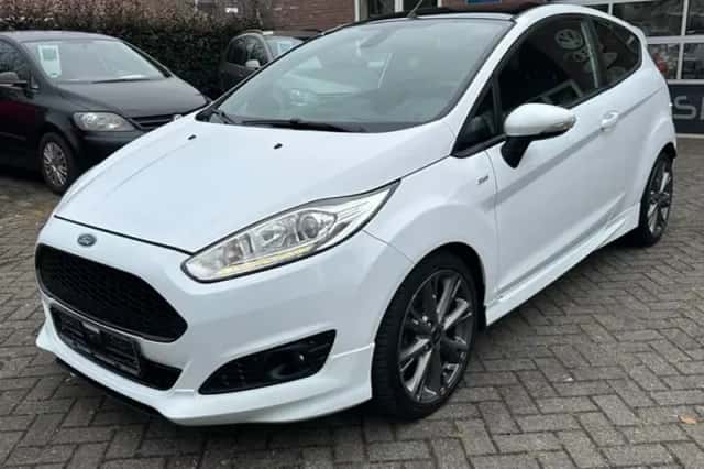 Ford Fiesta (2016) thumbnail 4