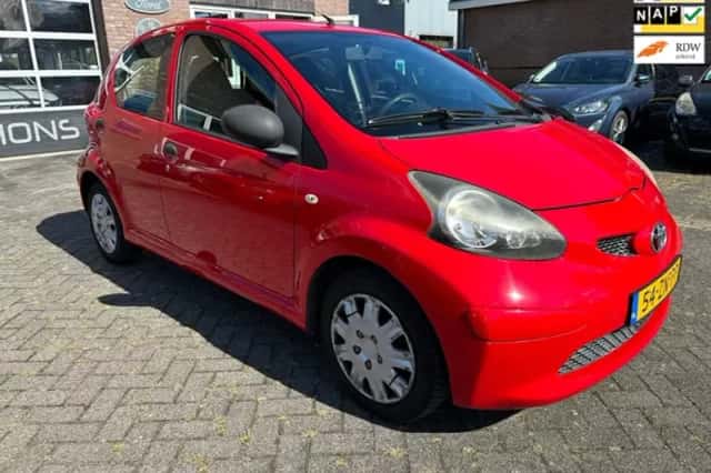 Toyota Aygo (2008) thumbnail 1